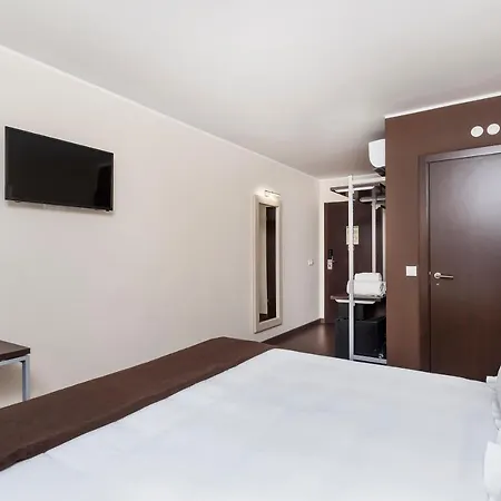 In Gold & Hotel 4*
