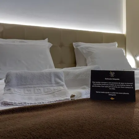 In Gold & Hotel